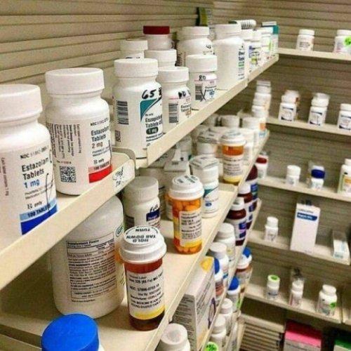 Ahoj zákazníci. máme k dispozici opioidy a psychodelika. K dispozici jsou také antidepresiva, léky na úzkost a spaní. WhatsApp: